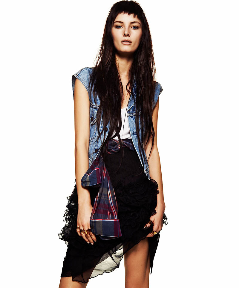Ava Smith is Grunge Chic for Flaunt Magazine by Alexander Neumann
