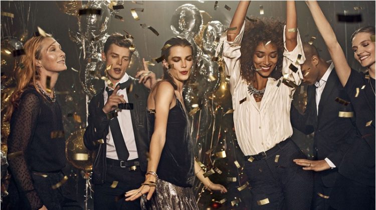 Banana Republic Brings a Festive Mood to Holiday ’16 Campaign