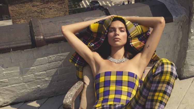Charlee Fraser Embraces Plaid Prints for S Moda