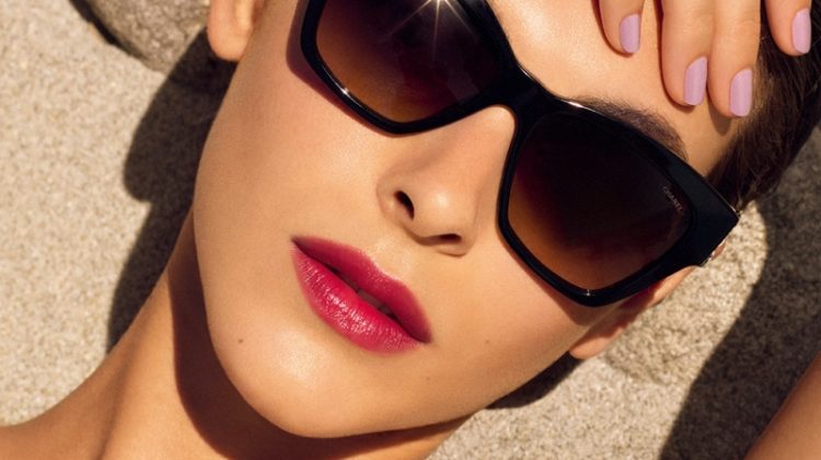 Sky, Sun & Sea: Vittoria Ceretti Wears Chanel Summer 2022 Nail Polish
