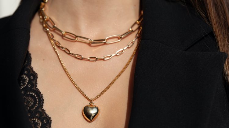 Types of Necklace Chains: 19 Different Styles to Wear