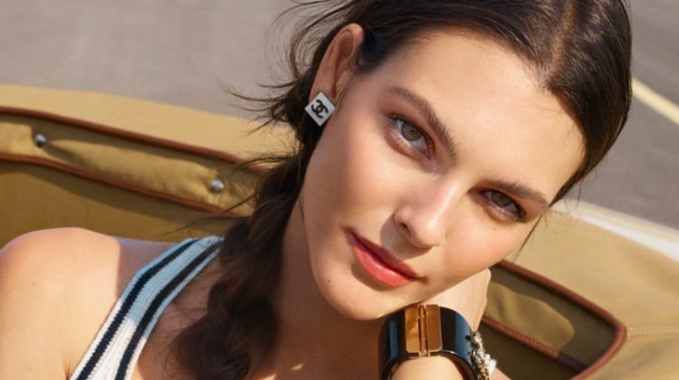 Chanel’s Les Beiges Summer To-Go Makeup is Made for Traveling