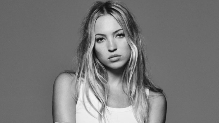 Lila Moss Rocks Zara’s Denim with Laid-Back Style