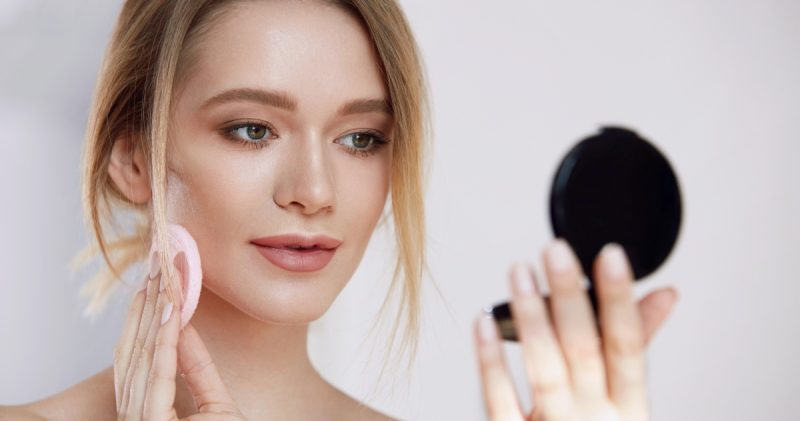 How to Make Your Makeup Last All Day Featured